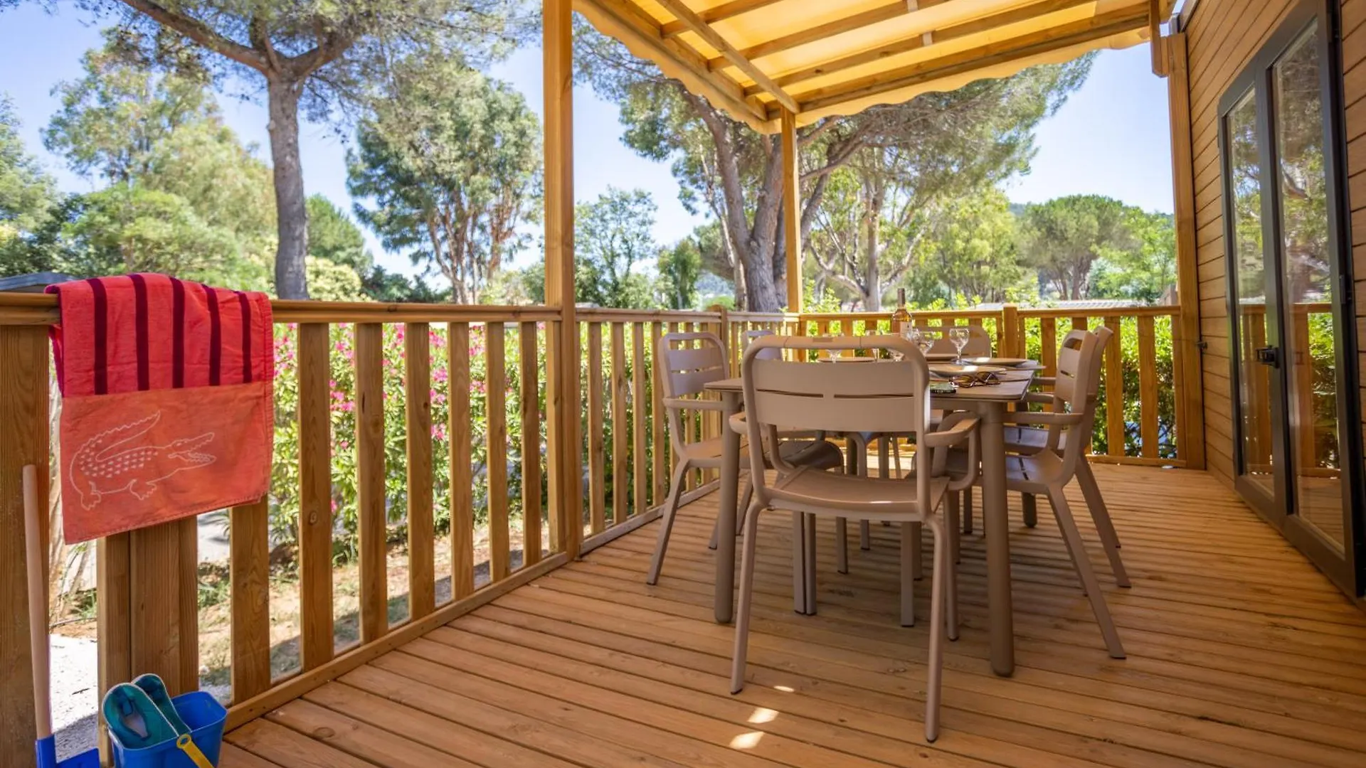 Camping Maeva Escapades Le Hameau Des Pins La Crau