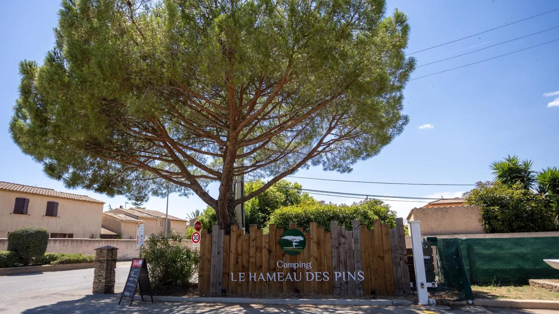 *** Campsite Camping Maeva Escapades Le Hameau Des Pins La Crau France