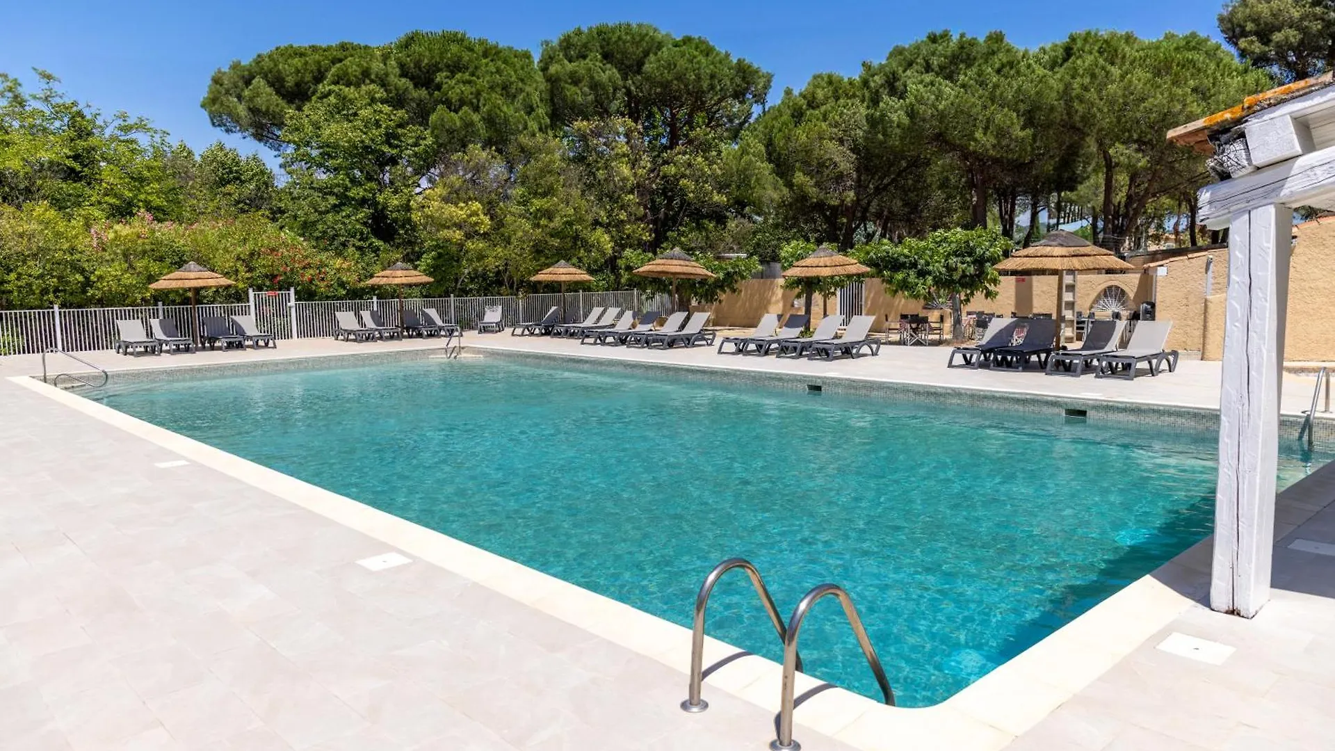 Camping Maeva Escapades Le Hameau Des Pins La Crau